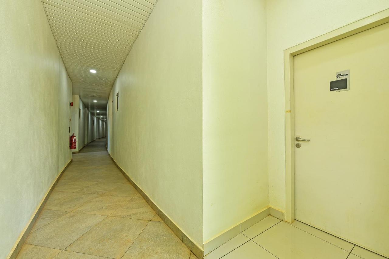 Capital O 90614 Cvia Ummul Hotel Padang Besar Exterior photo
