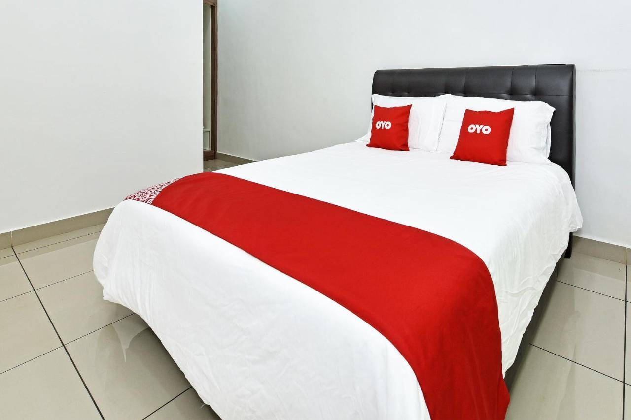 Capital O 90614 Cvia Ummul Hotel Padang Besar Exterior photo